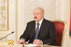 Лукашенко отрицает, что Беларусь занимала "какую-то неприличную позицию в отношении Украины"