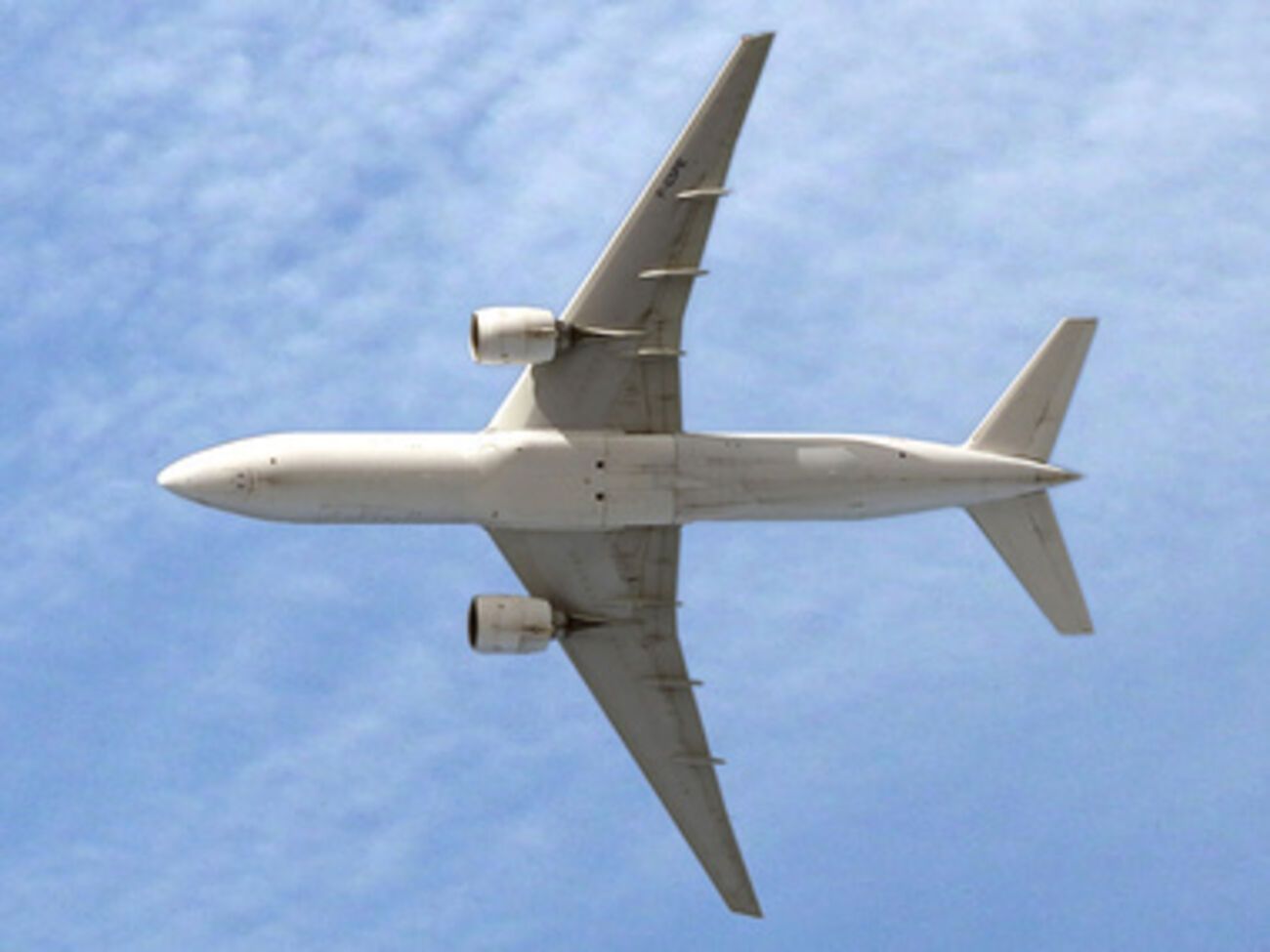 Поиски пропавшего самолета продолжаются