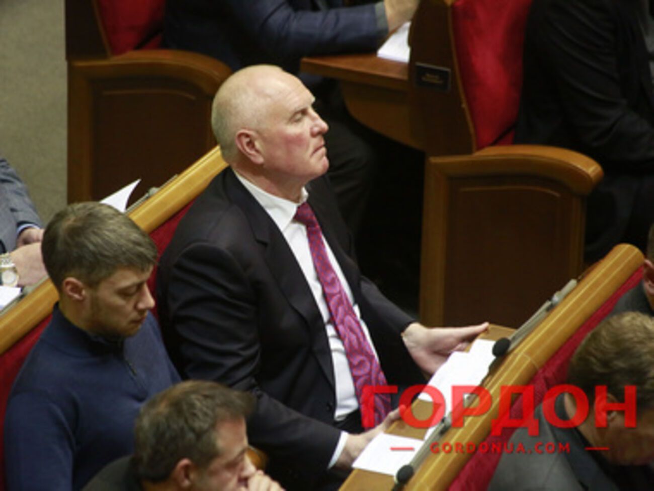 В голосовании принял участие 261 депутат