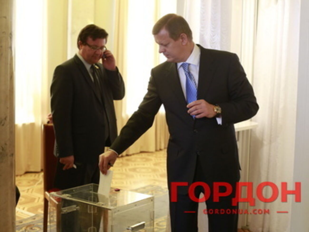 Судей избирают путем тайного голосования