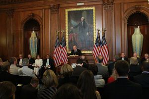 Сенат США одобрил проект финпомощи Украине