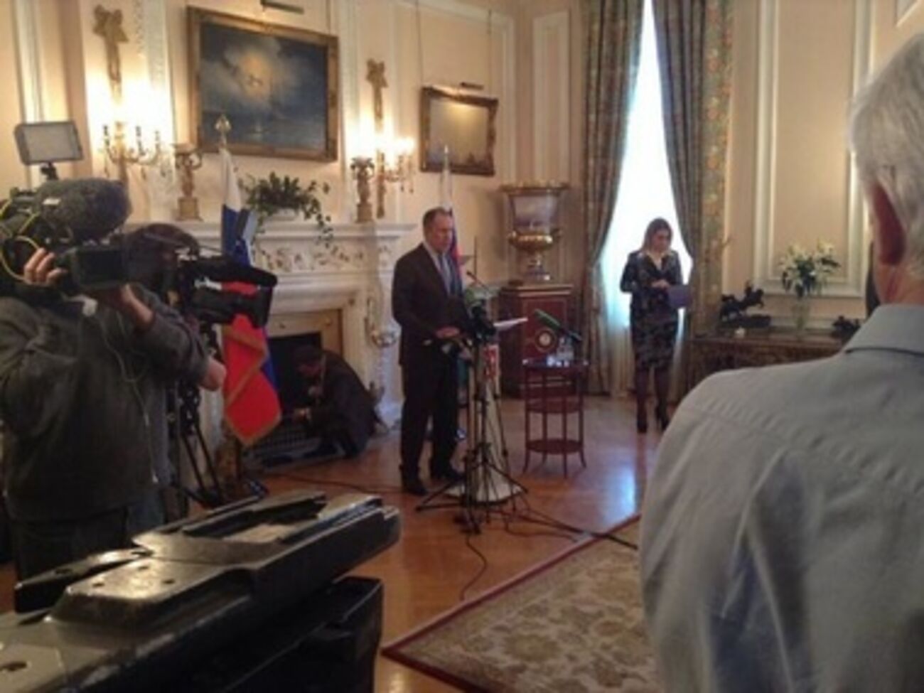 Лавров дал пресс-конференцию после встречи с Керри