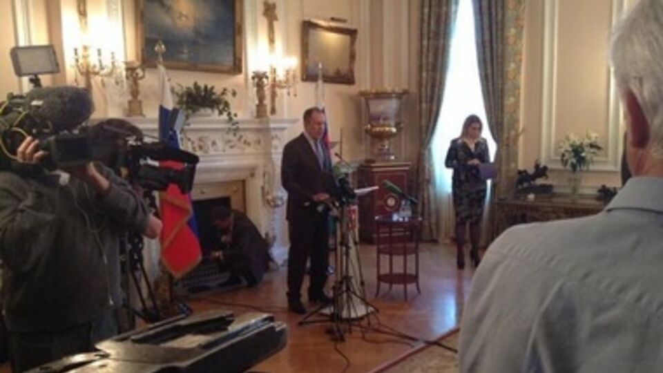 Лавров дал пресс-конференцию после встречи с Керри