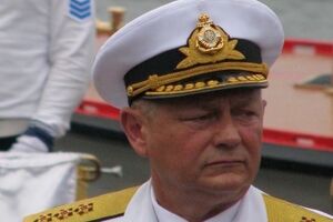 И. о. министра обороны назвал количество российских военных в Крыму