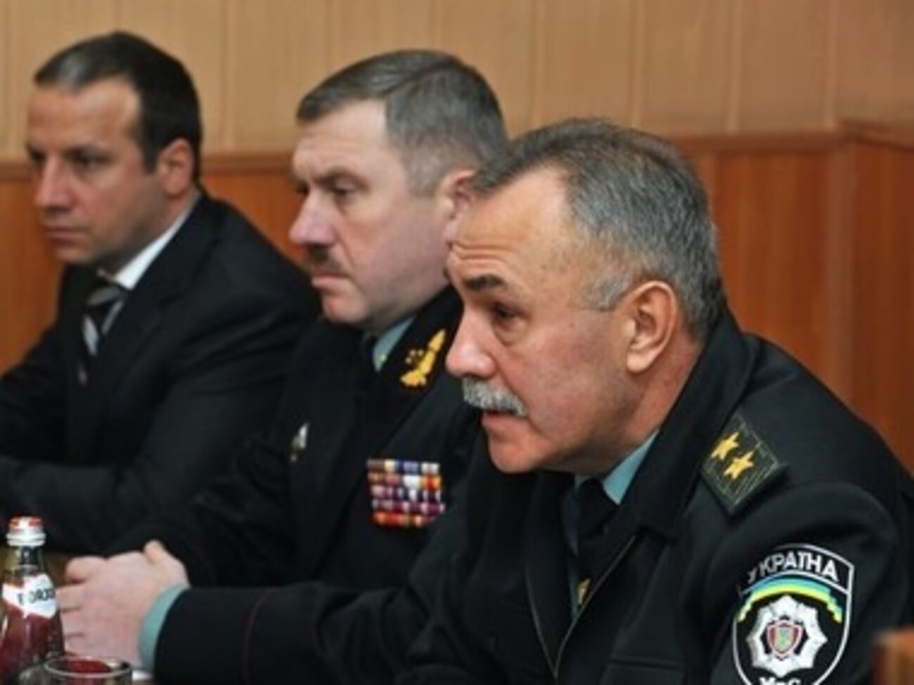 Сергей Яровой (крайний справа)