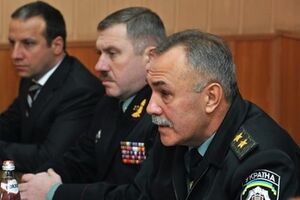 Сергей Яровой (крайний справа)