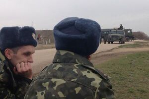 Украинские военные остаются ждать результатов референдума в полной блокаде