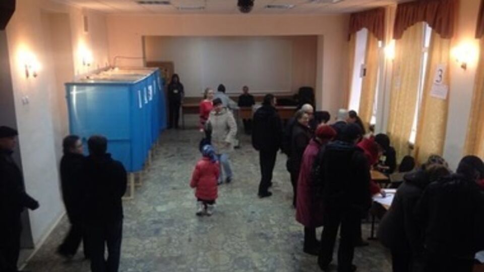 С утра на участках в Симферополе и Севастополе наблюдается активность желающих принять участие в референдуме, не признанном мировой общественностью
