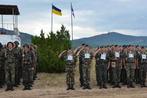 Украинские военнослужащие в Крыму