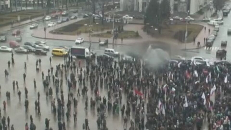 В Донецк свозят людей на пророссийский митинг