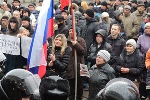 В Мариуполе требовали не только референдума, но и отставки городского главы