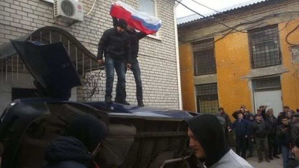 В Харькове пророссийские активисты разгромили офис "Просвіти"