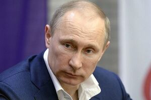 Путин следит за событиями в Украине по телевизору и информагентствам