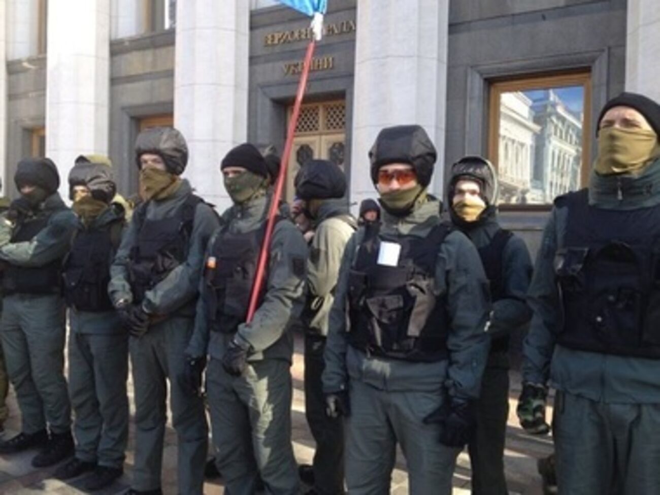 17 марта, центральный вход в Раду