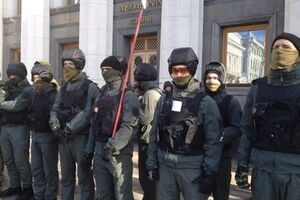 17 марта, центральный вход в Раду