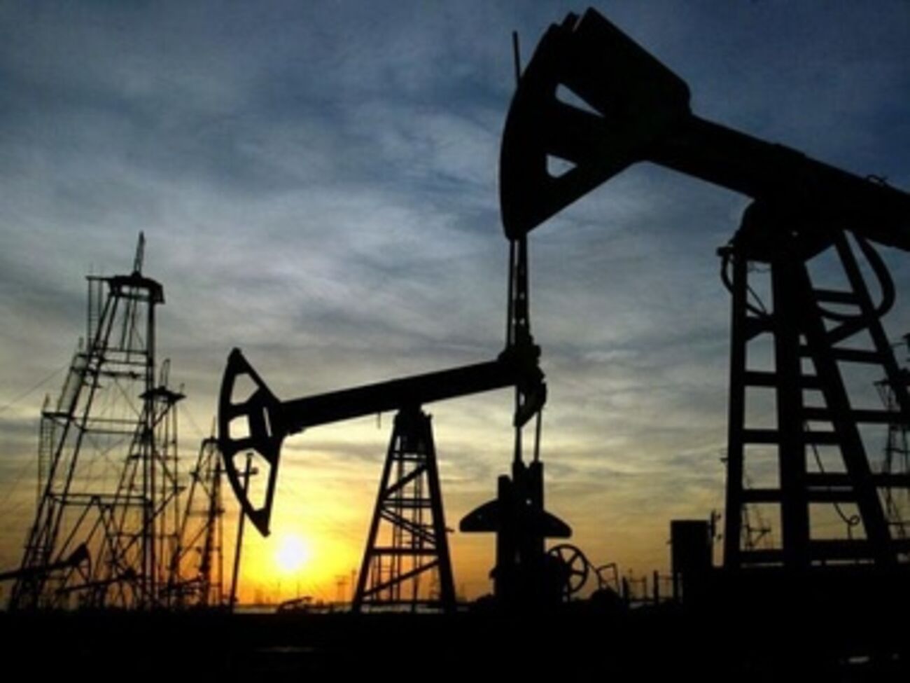 ЕС ранее пригрозили санкциями российским нефтяным гигантам