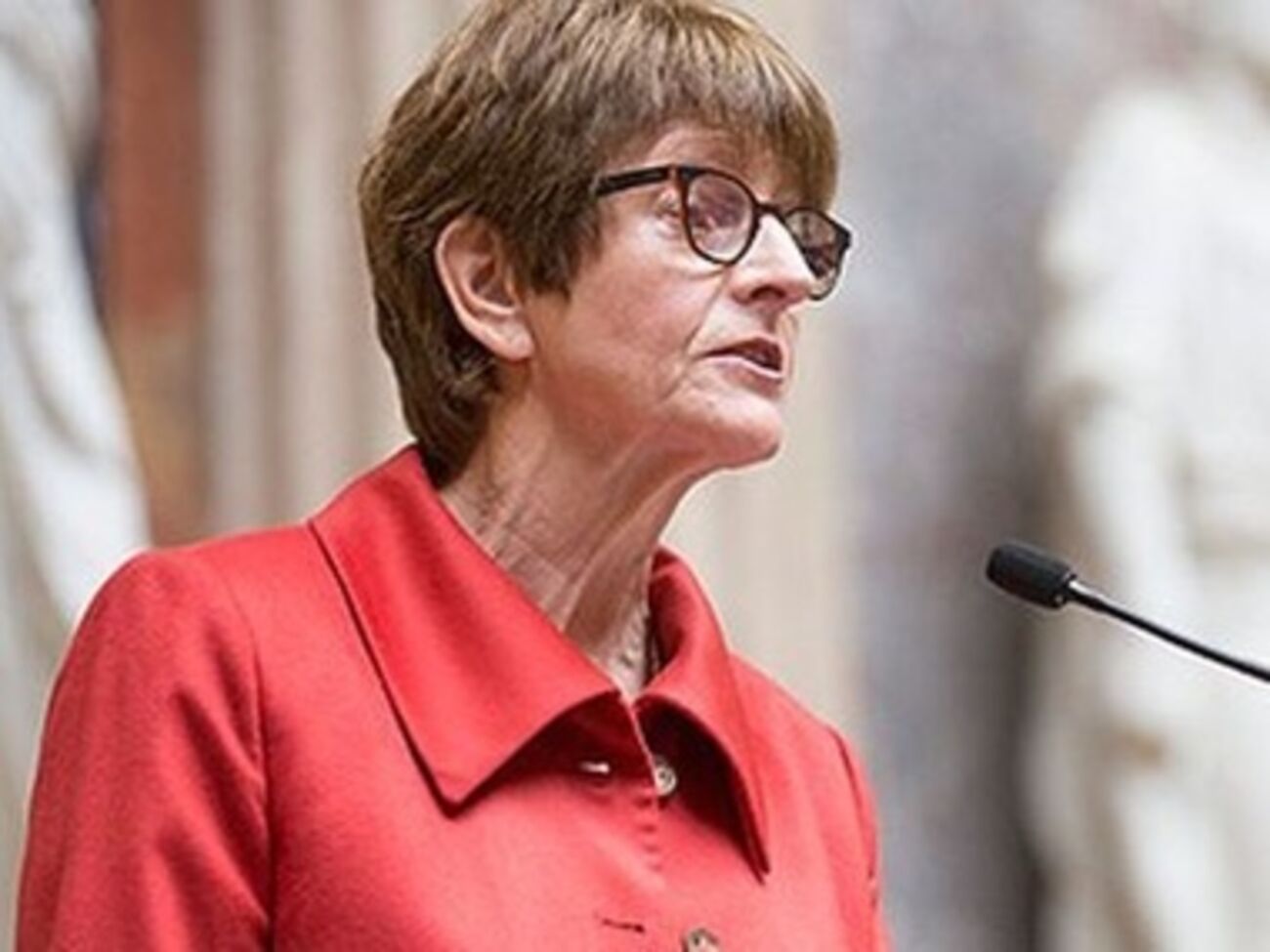 Анна Брассер