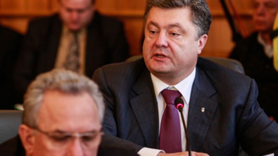 Порошенко зарегистрировал постановление о статусе крымских татар