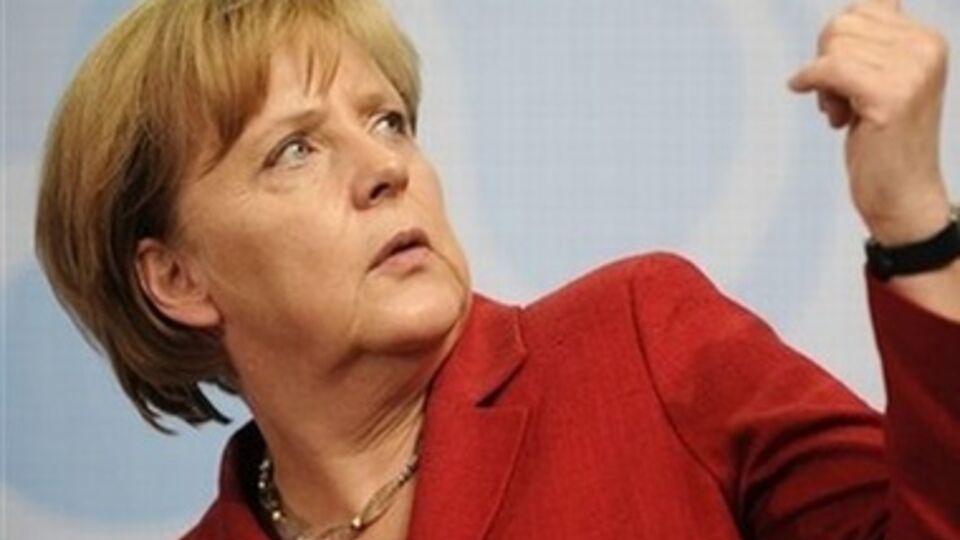 Меркель призвала не бояться вводить экономические санкции в отношении России