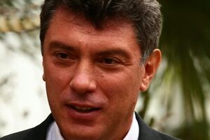 Люди находятся в восторге, под сильным "имперским" опьянением, считает Борис Немцов