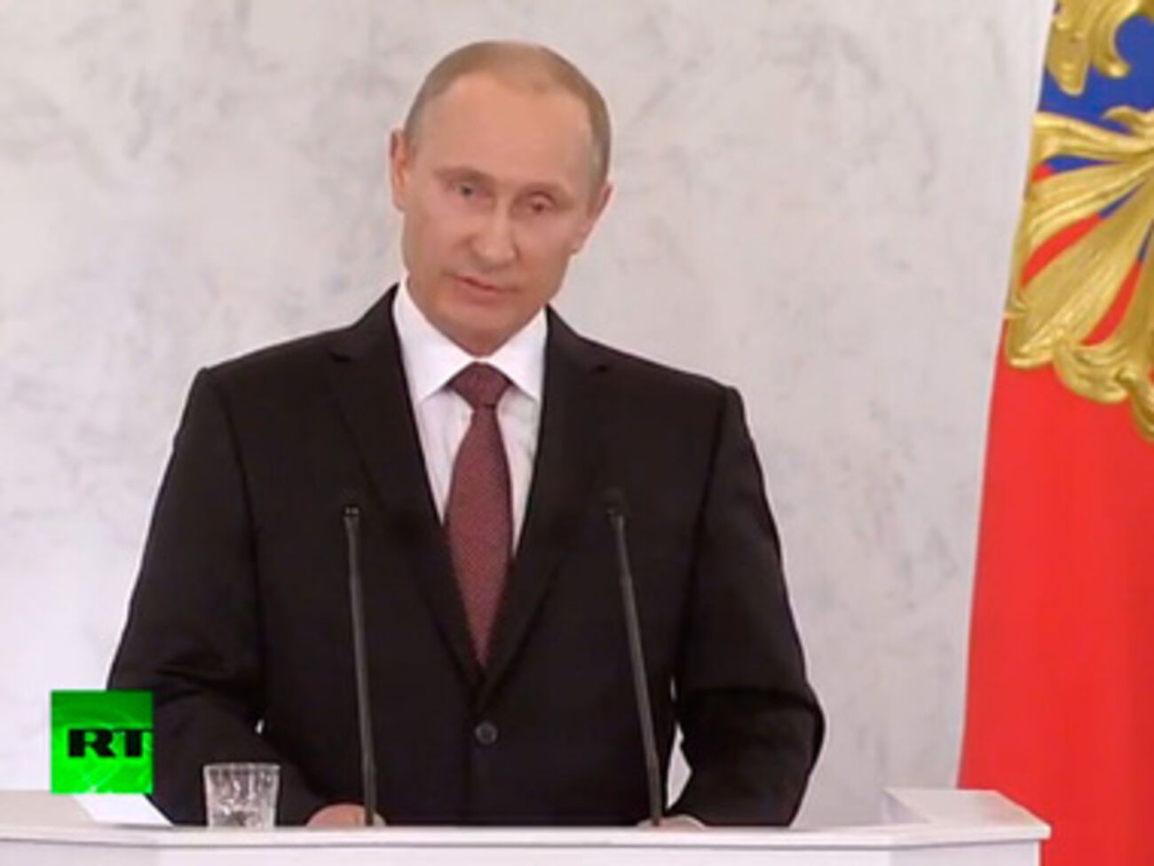 Путин пообещал Крыму три государственных языка