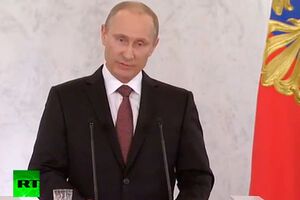 Путин пообещал Крыму три государственных языка