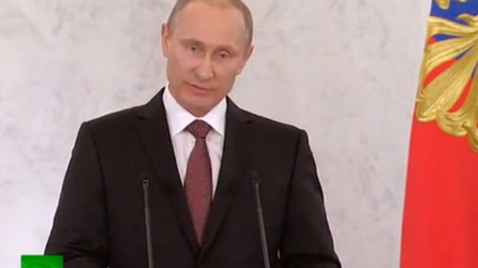 Путин пообещал Крыму три государственных языка