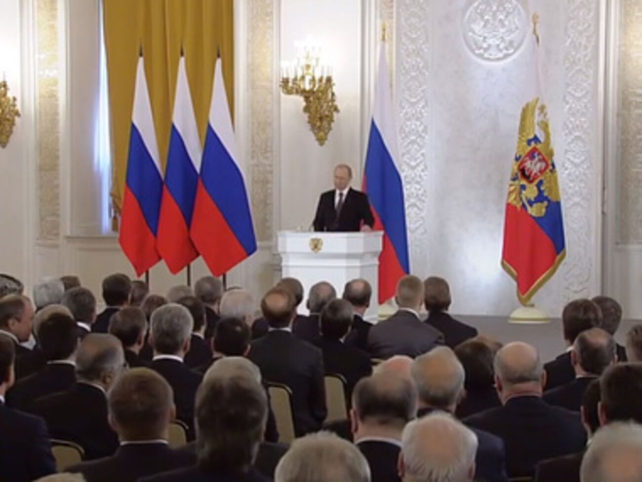 Владимир Путин сказал, что все национальности в Крыму будут жить в мире