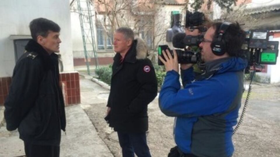 Вооруженные люди похитили в Симферополе начальника военного госпиталя, украинского подполковника Евгения Пивоварова (слева). Его местонахождение неизвестно с 14 марта