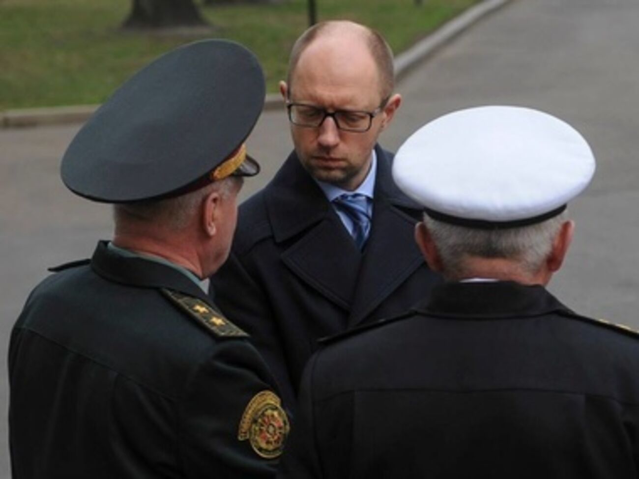 Яценюк на совещании с военными