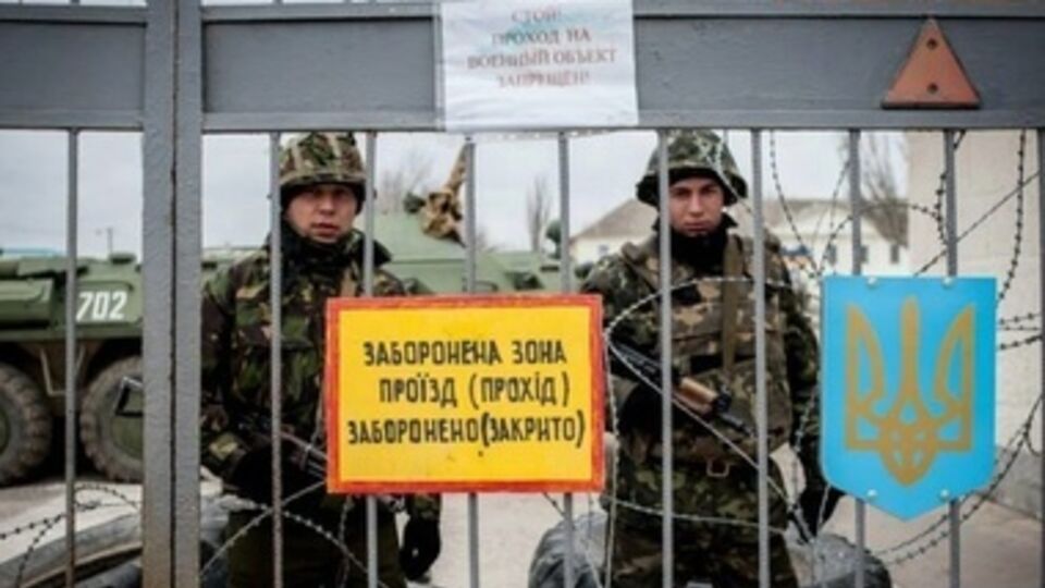 Украинских военных штурмовала группа людей в форме военнослужащих РФ