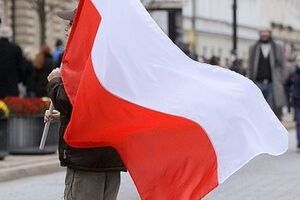 Польша будет пытаться урегулировать конфликт "с уважением к суверенитету и территориальной целостности Украины".