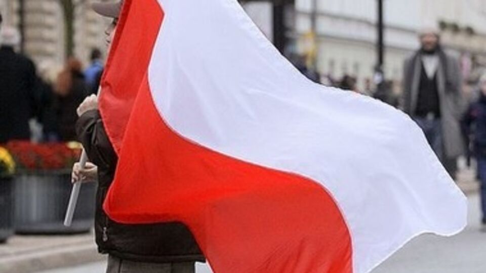 Польша будет пытаться урегулировать конфликт "с уважением к суверенитету и территориальной целостности Украины".