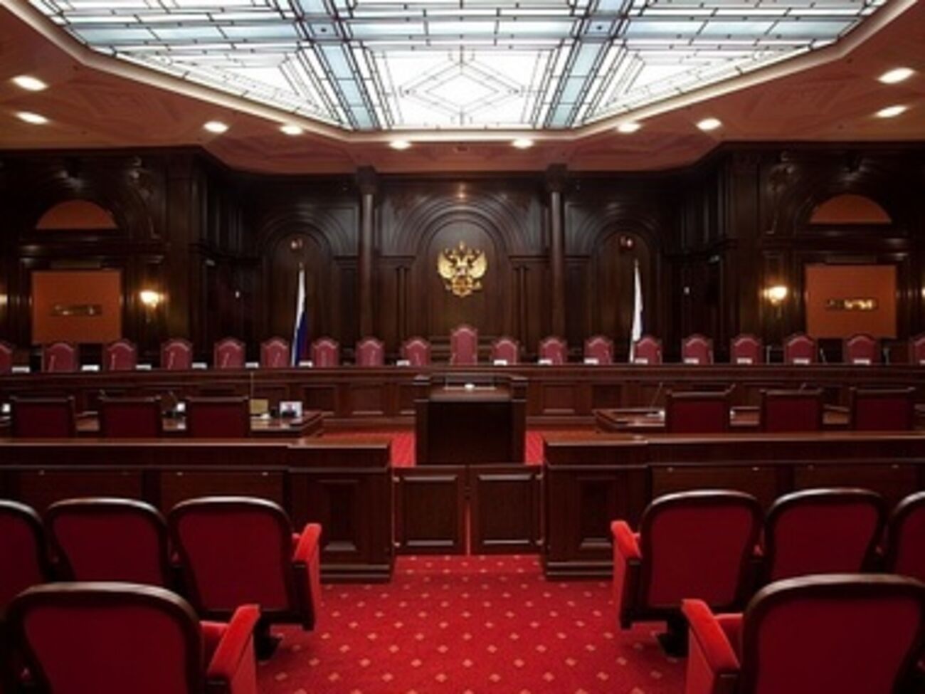 Все 19 судей КС РФ единогласно посчитали решение о присоединении Крыма к России законным