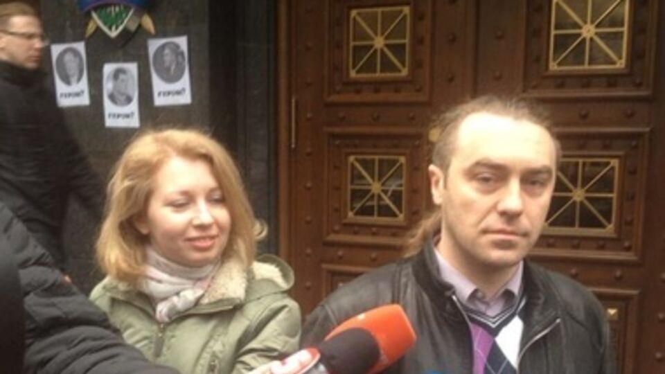 Сдавать депутатский мандат Мирошниченко, по его словам, не будет