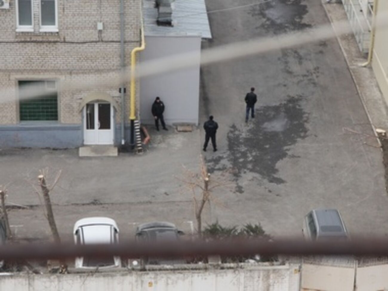 На территории предприятий находится полиция