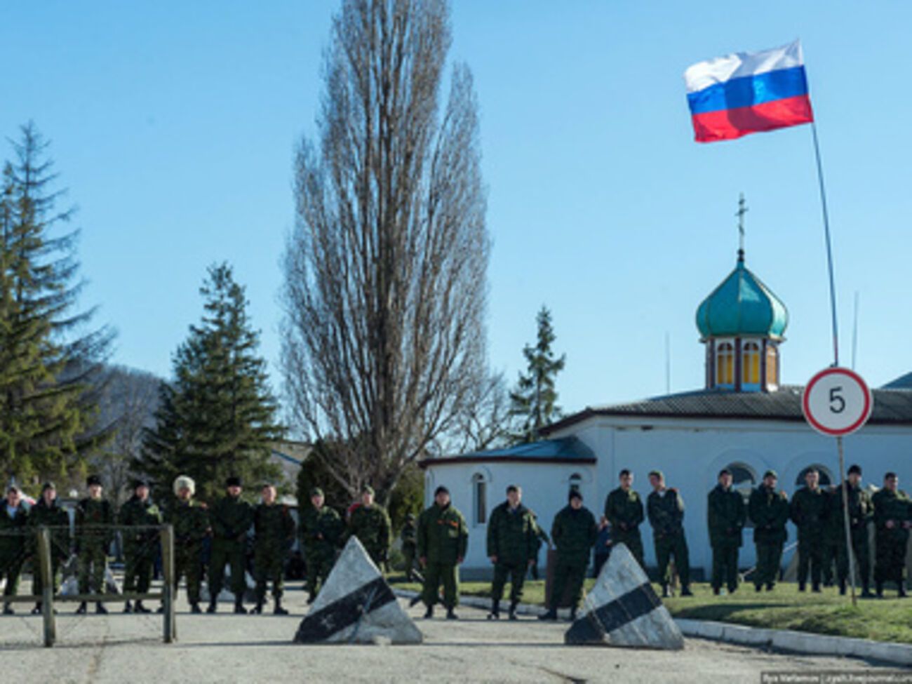 Украинских военных заблокировали в Бахчисарае