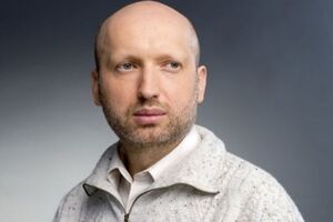 Александр Турчинов дал захватчикам три часа на освобождение десятерых захваченных украинцев