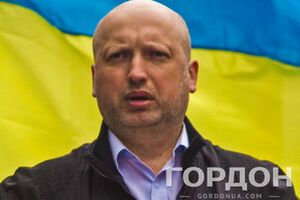 Турчинов заявил о напряженной ситуации в АРК