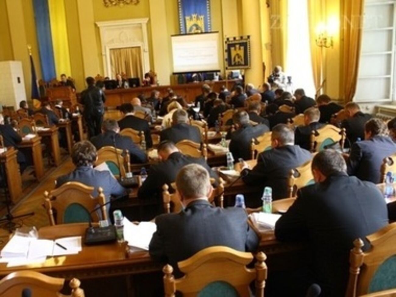 Депутаты Львова призвали жителей Крыма не поддаваться на провокации