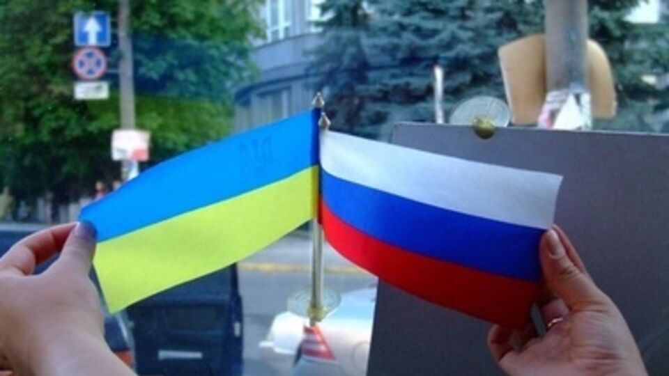 Украина и Россия установили дипломатические отношения 14 февраля 1992 года