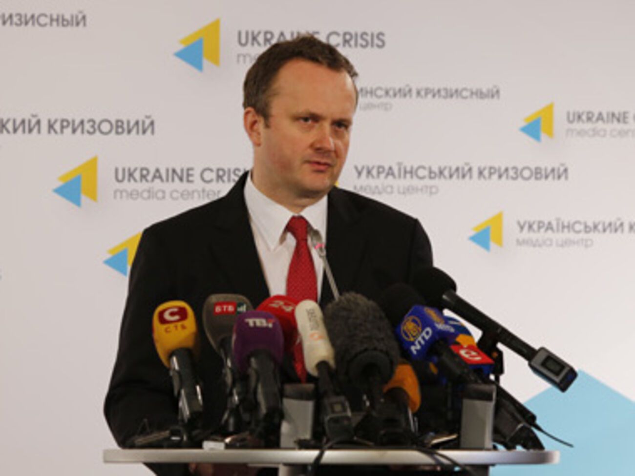 Кабмин отказывается от чартерных рейсов