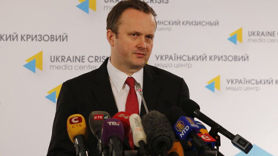 Кабмин отказывается от чартерных рейсов