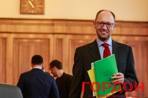 Арсений Яценюк со вчерашнего дня находится в Брюсселе