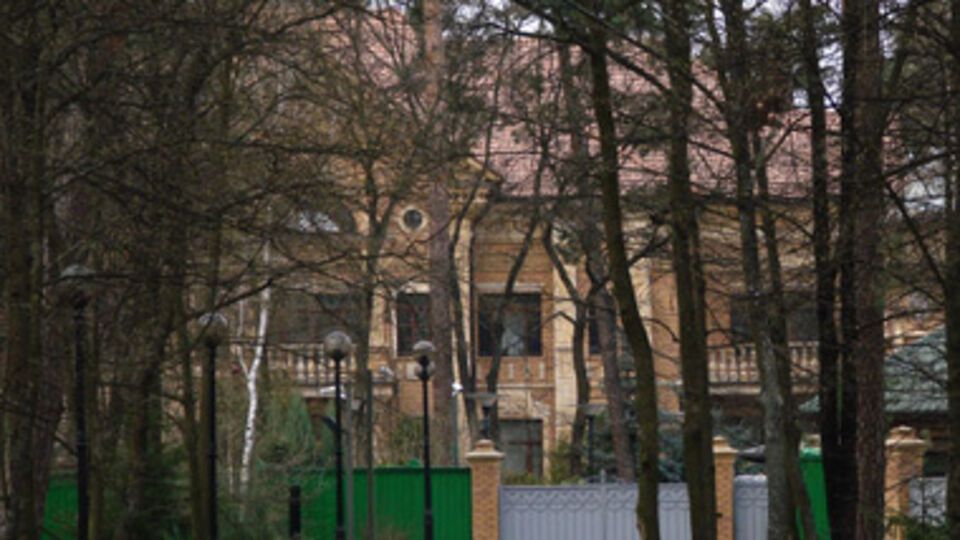 Ющенко заявил, что выехал с госдачи в Конче-Заспе месяц-полтора назад