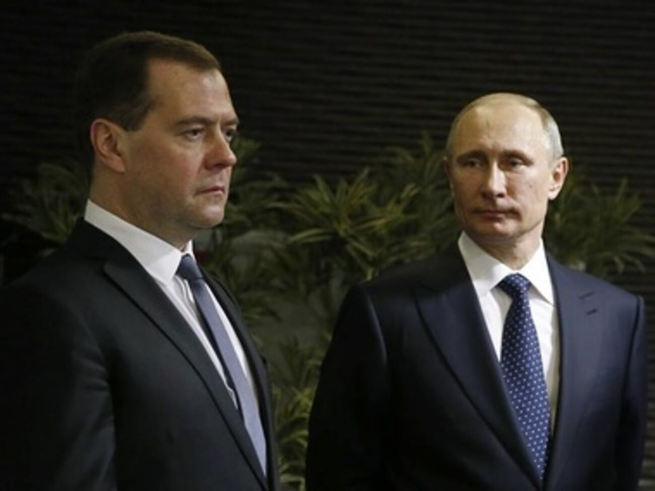 Дмитрий Медведев считает, что солашение о продлении аренды баз ЧФ утратило силу