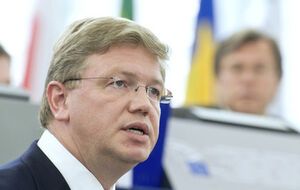 Фюле поздравил украинцев с подписанием Договора об ассоциации с ЕС