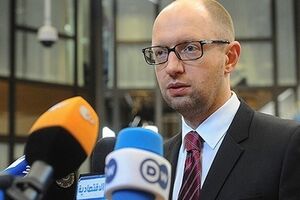 Арсений Яценюк: Россия начала себя вести как вооруженный гангстер на территории Украины