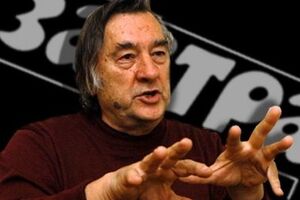 Главный редактор газеты "Завтра" Александр Проханов считает, что в пику интересам США появится мощный военно-политический блок на Дальнем Востоке