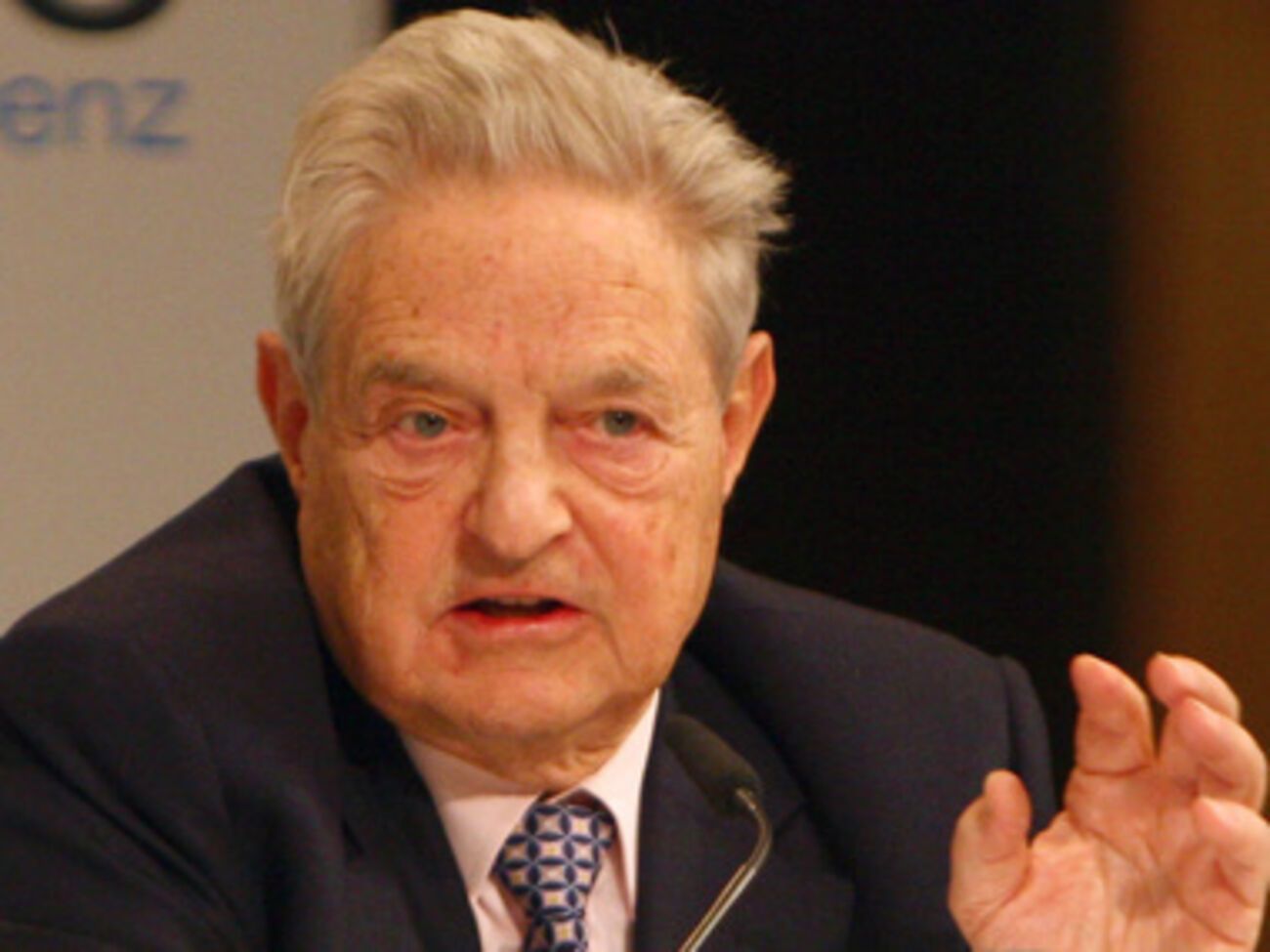 Сорос предложи наказать Россию ценами на нефть